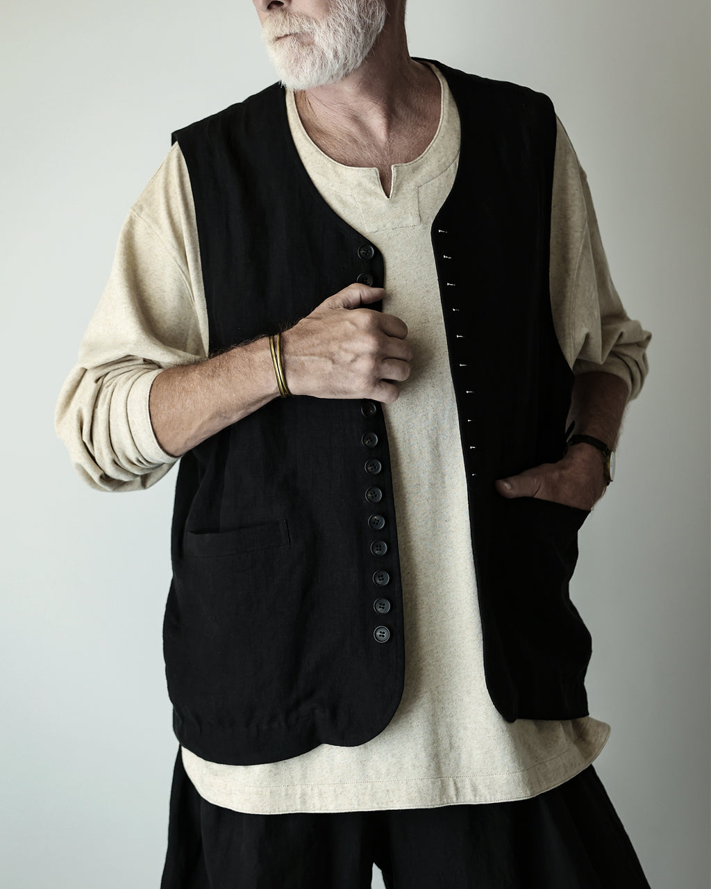 French Linen Back Belt Button Design V-Neck Vest <#black>