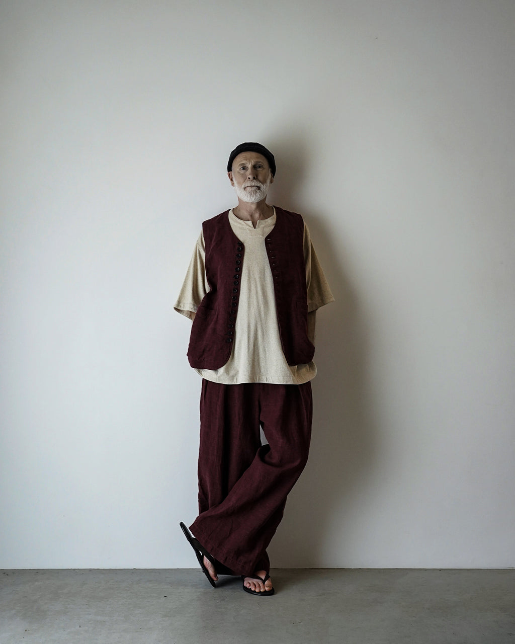 French Linen Back Belt 3Tuck Wide Straight Trousers <#burgundy>
