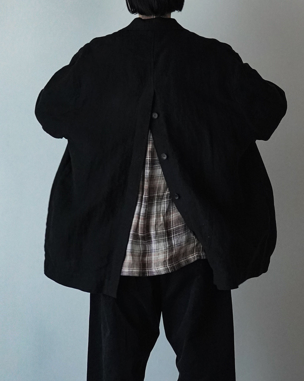 French Linen Back-Open Button Design Semi-Double Jacket <#black>