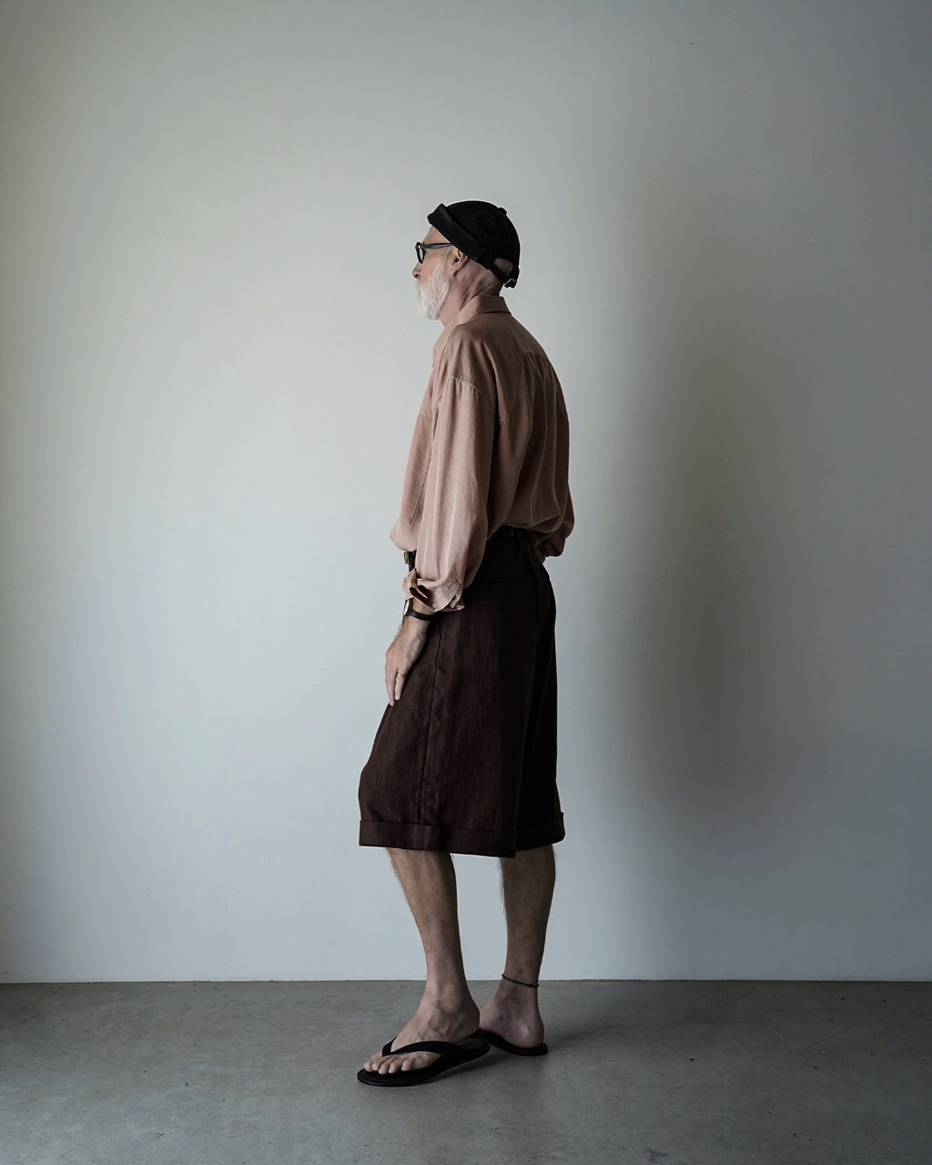 Linen Twill Coin Pocket 2Tuck Double-Hem Shorts <#browm>