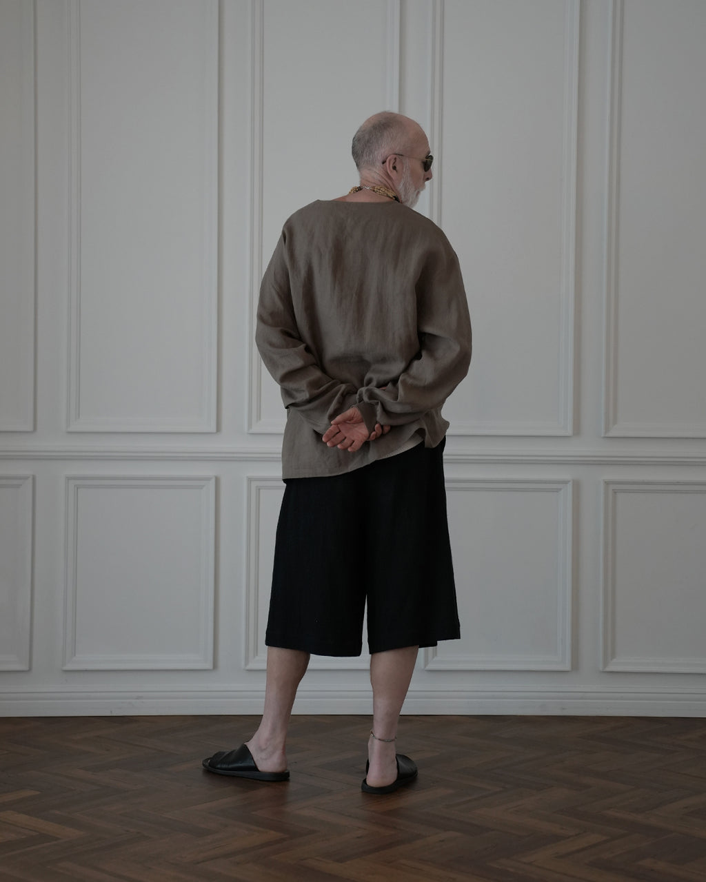 Crew Neck LS Tuck Rib Pullover.