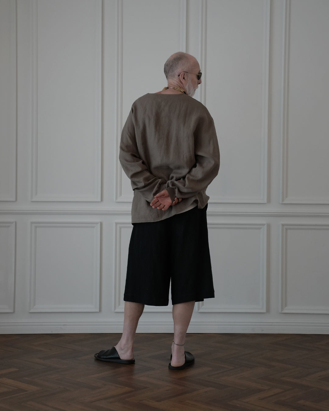 Crew Neck LS Tuck Rib Pullover.