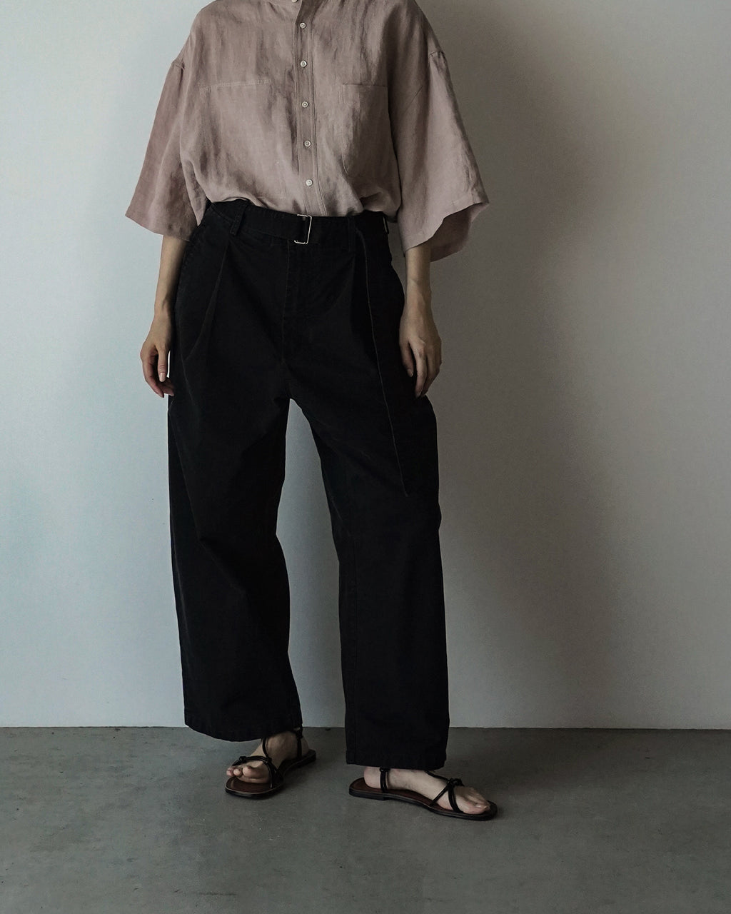 Cotton Chino Belted Wide Tapered 1Tuck Baggy Pants <#black>