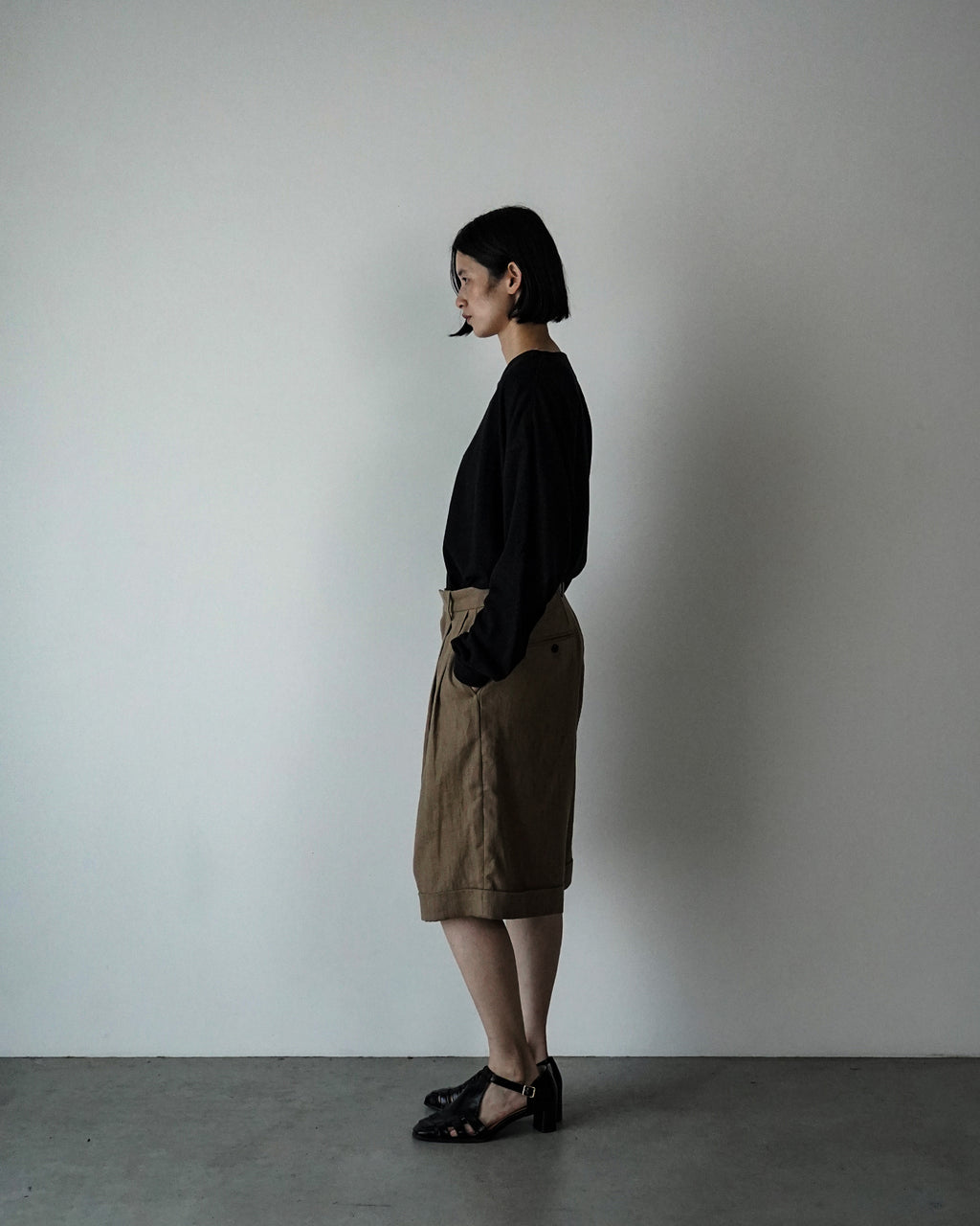 Linen Twill Coin Pocket 2Tuck Double-Hem Shorts <#beige>