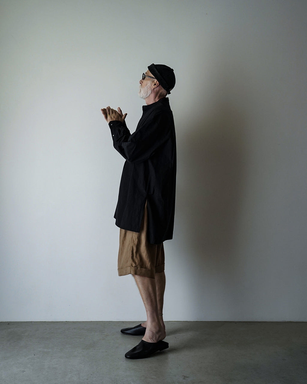 Organic Cotton Band Collar Side Slit Grandpa Shirt <#black>