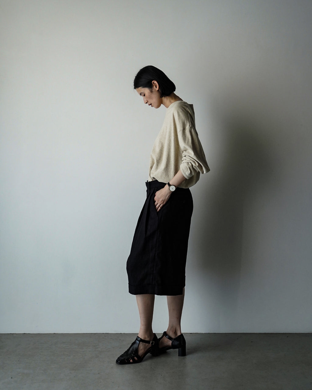 Linen Twill Coin Pocket 2Tuck Double-Hem Shorts <#black>