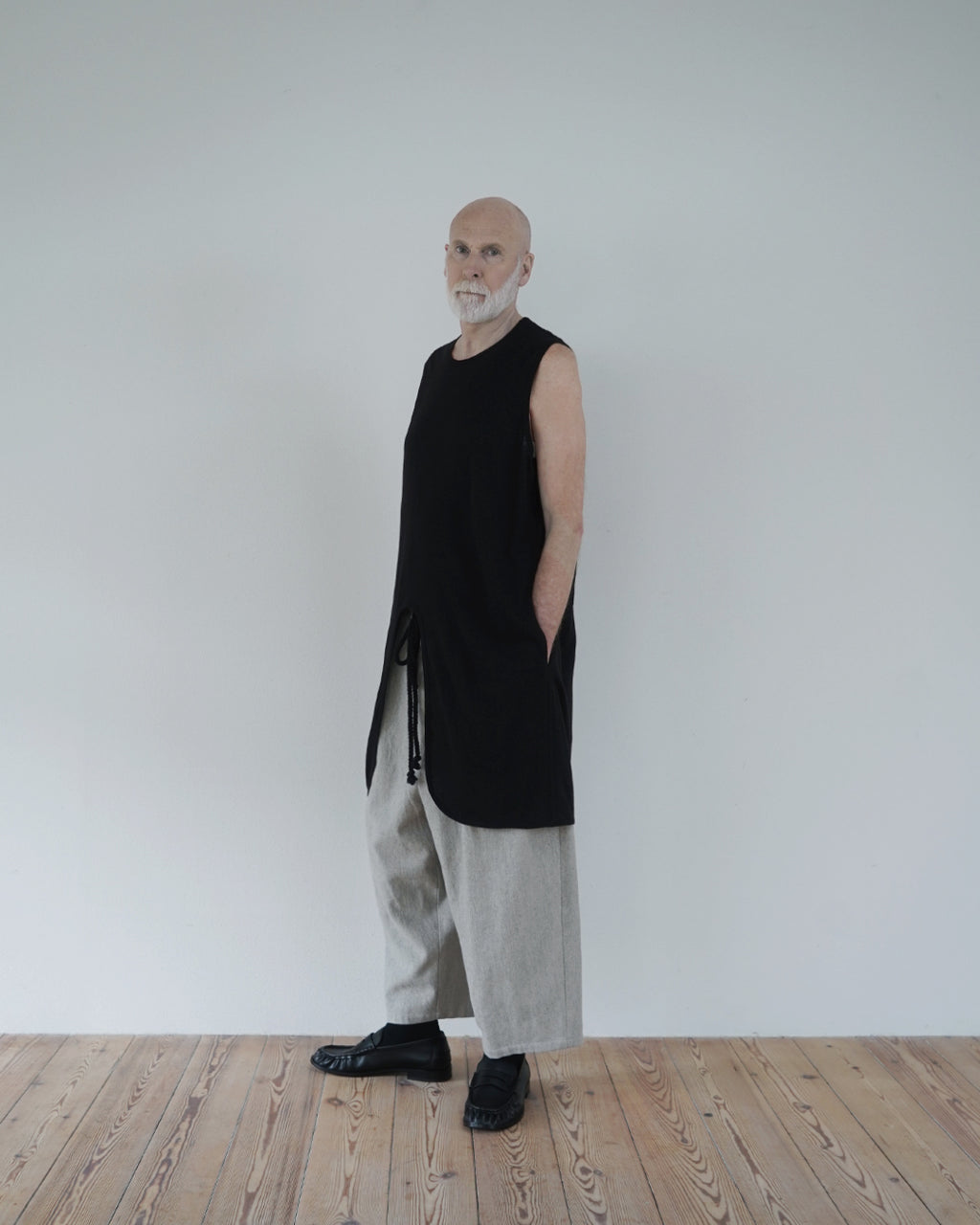 Linen Jersey Inner Layered Front Slit Tank Top <#black>