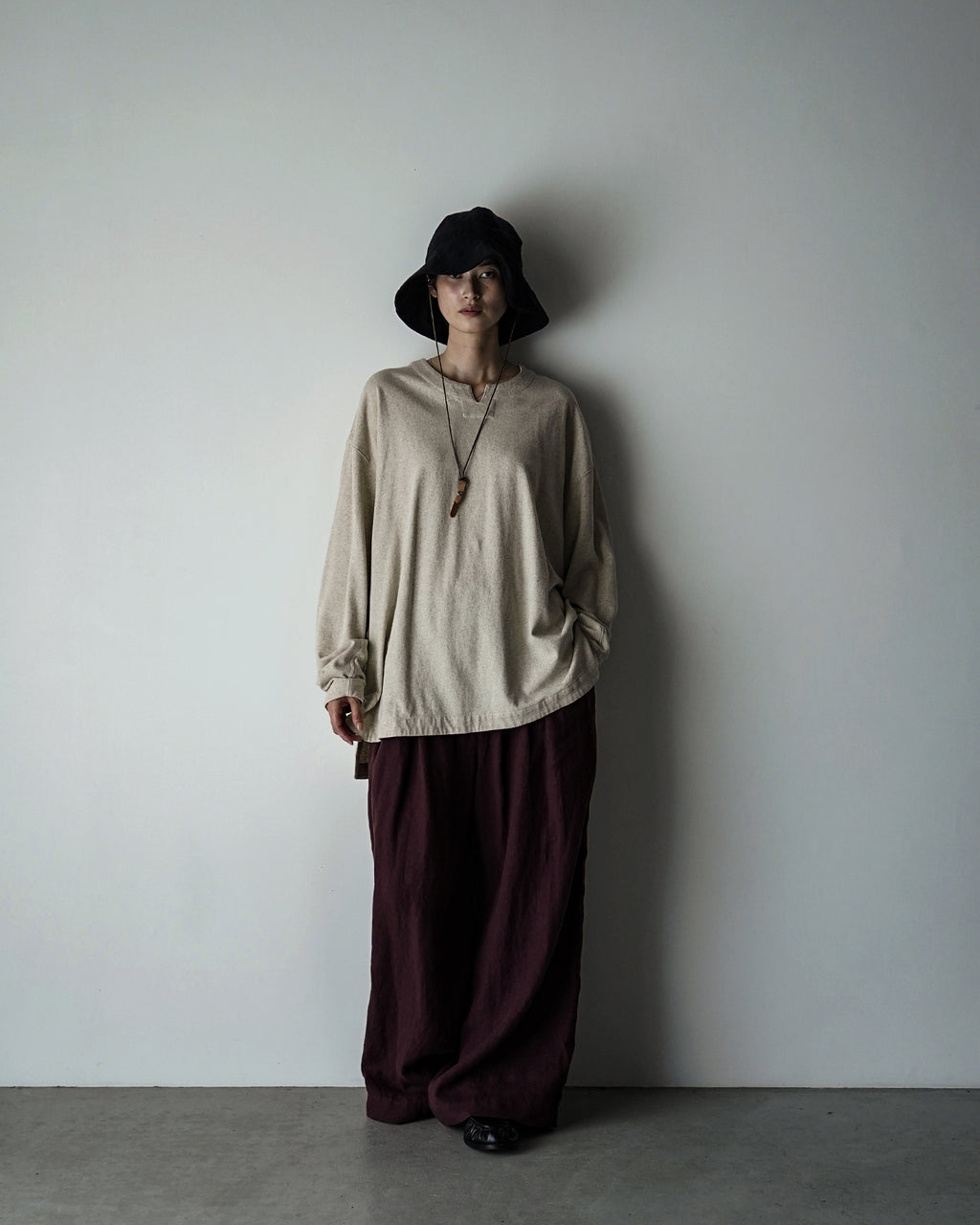 French Linen Back Belt 3Tuck Wide Straight Trousers <#burgundy>