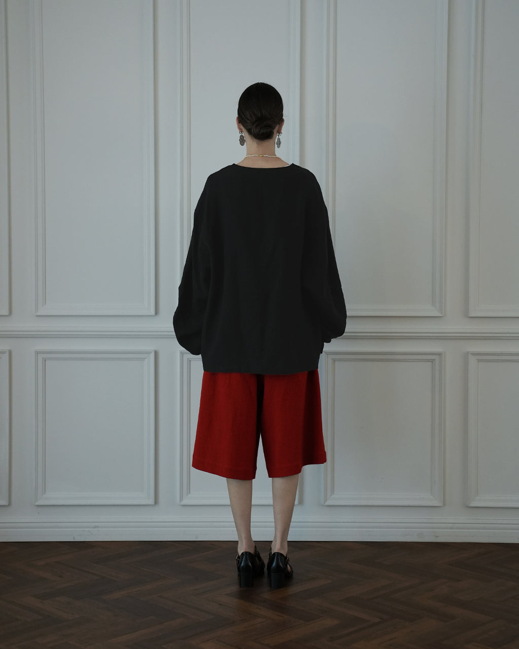 Crew Neck LS Tuck Rib Pullover.