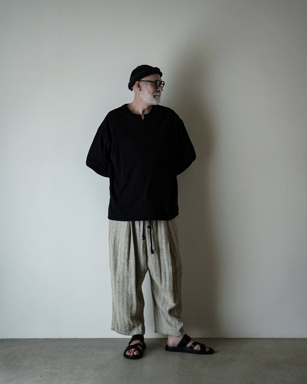 Cotton Linen Hem Round Skipper Long-Sleeve Tee <#black>
