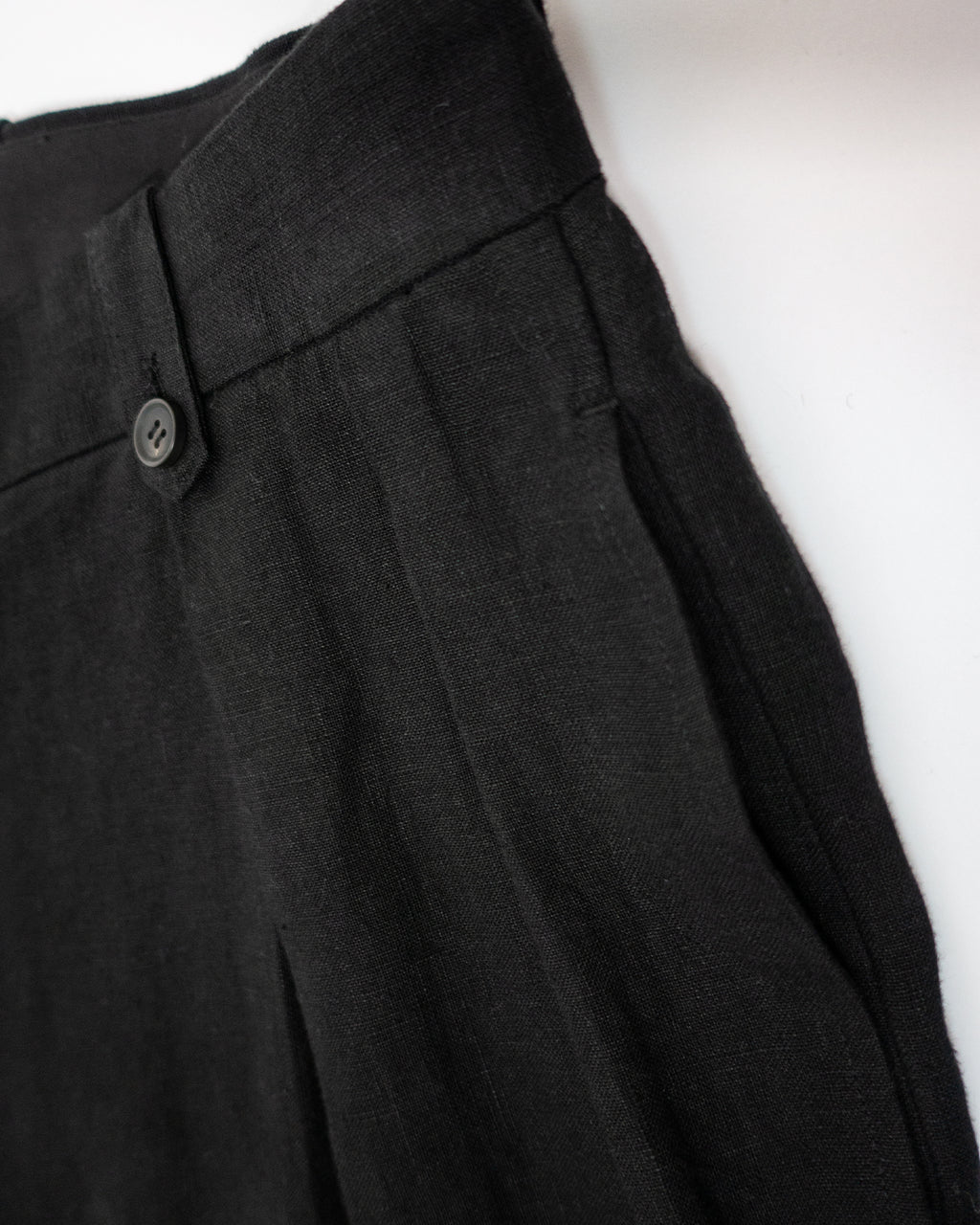 French Linen Back Belt 3Tuck Wide Straight Trousers <#black>