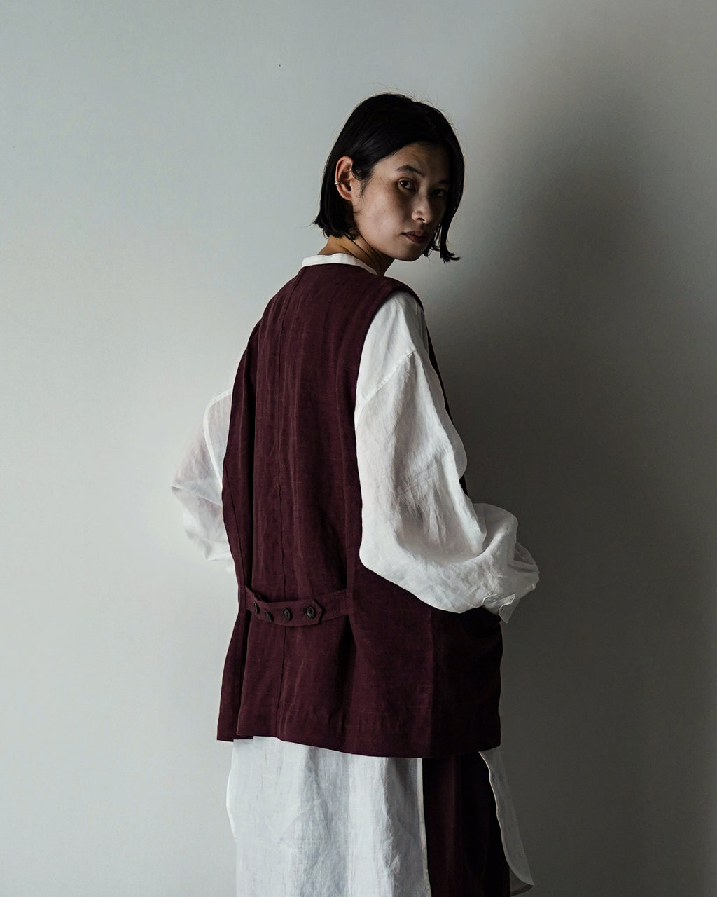 French Linen Back Belt Button Design V-Neck Vest <#burgundy>