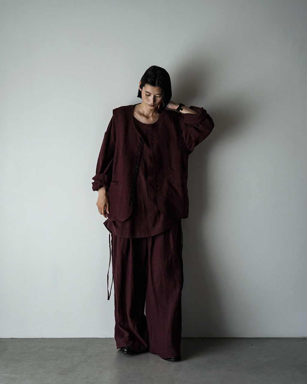 French Linen Back Belt Button Design V-Neck Vest <#burgundy>