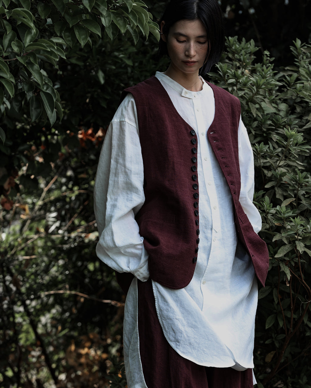 French Linen Back Belt Button Design V-Neck Vest <#burgundy>