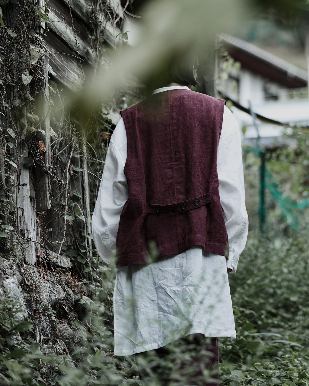French Linen Back Belt Button Design V-Neck Vest <#burgundy>
