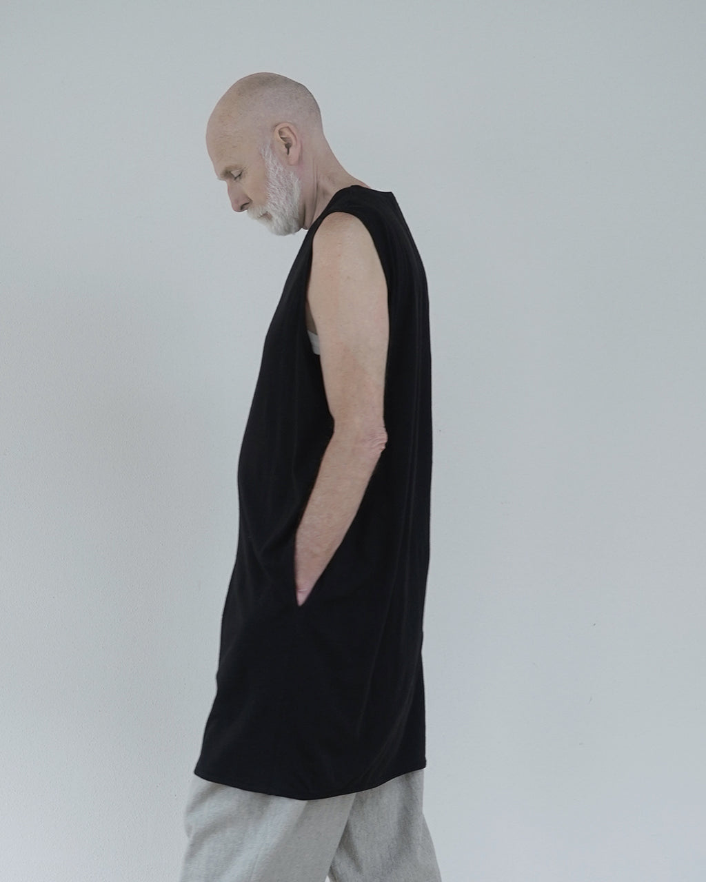 Linen Jersey Inner Layered Front Slit Tank Top <#black>