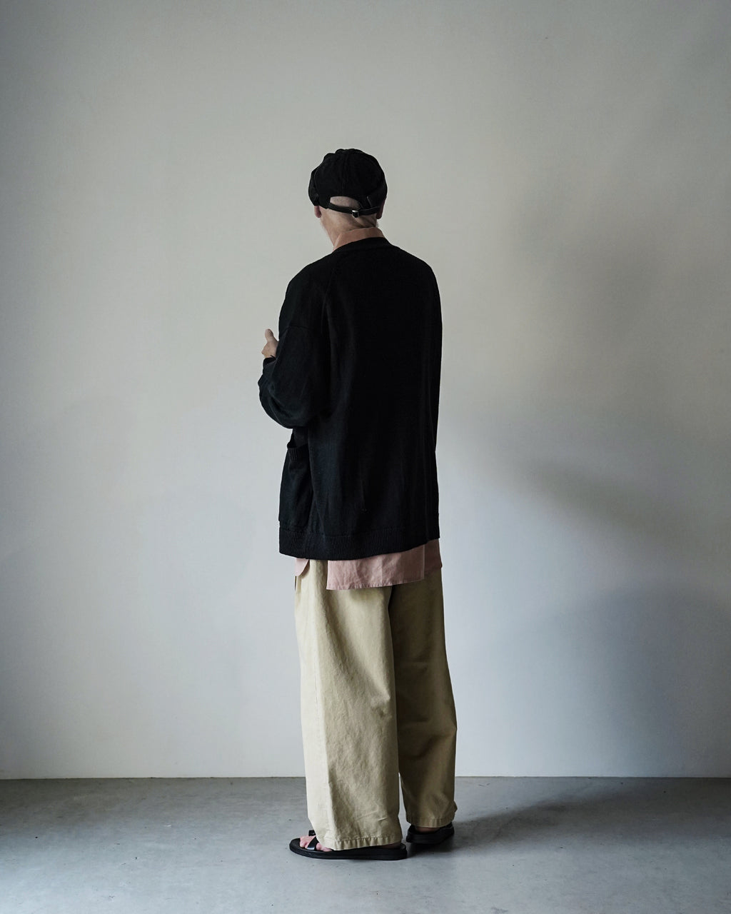 Linen Mid-Gauge V-Neck Knit Gown Cardigan <#black>