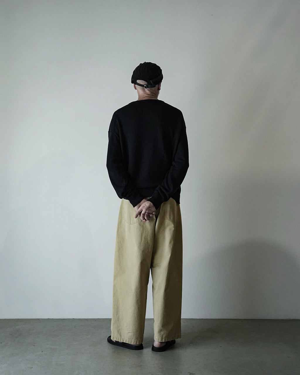 Linen Mid-Gauge Henley Neck Knit Pullover <#black>