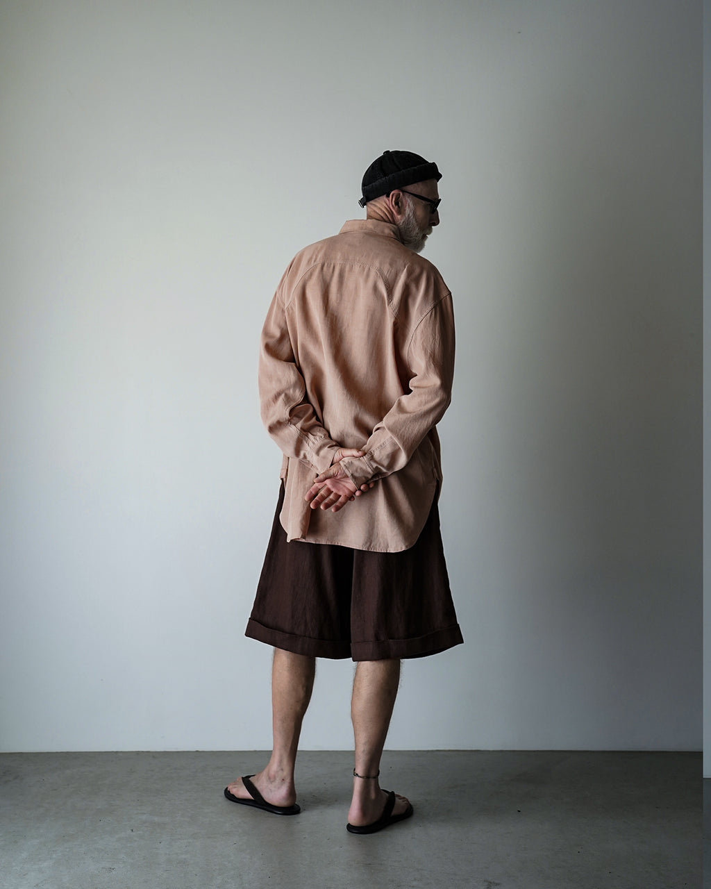 Linen Twill Coin Pocket 2Tuck Double-Hem Shorts <#browm>