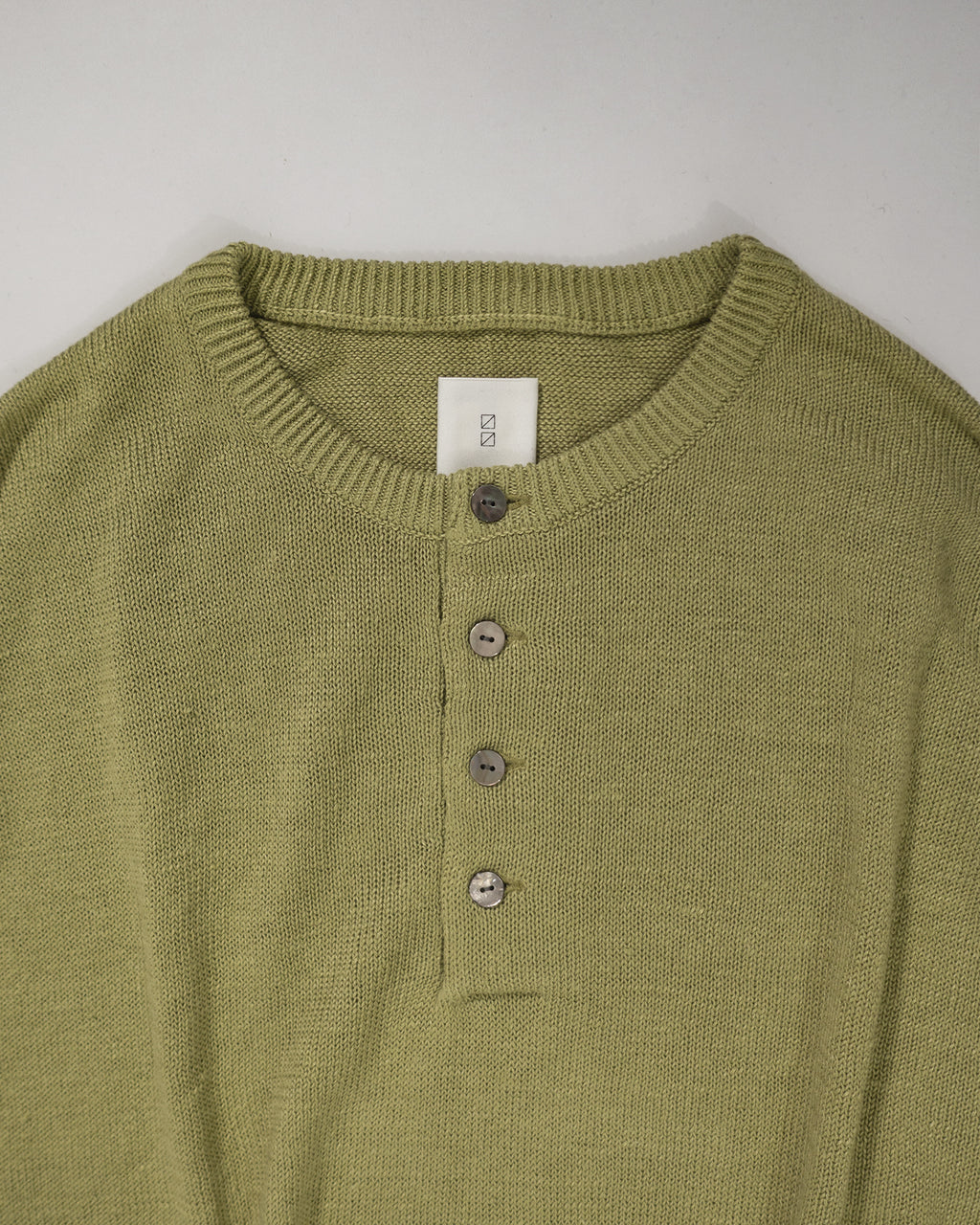 Linen Mid-Gauge Henley Neck Knit Pullover <#yellow>