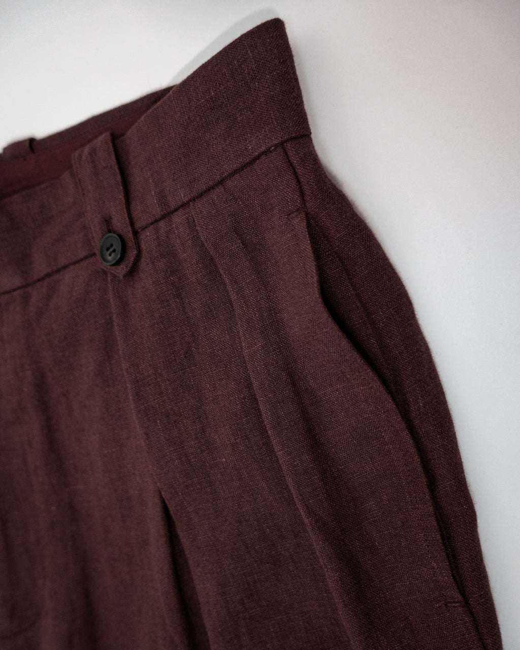 French Linen Back Belt 3Tuck Wide Straight Trousers <#burgundy>