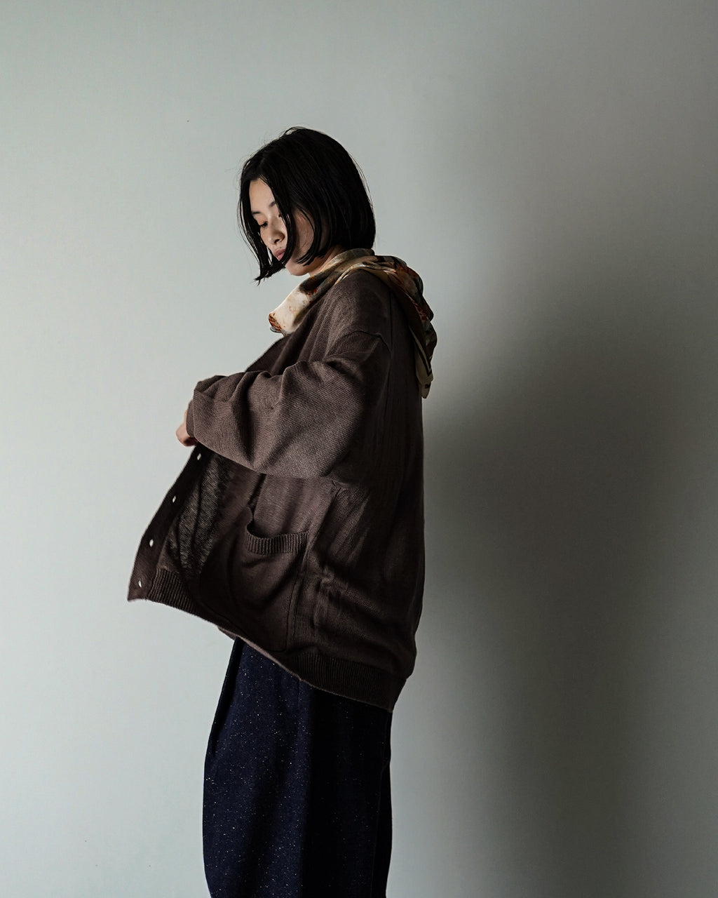 Linen Mid-Gauge V-Neck Knit Gown Cardigan <#brown>