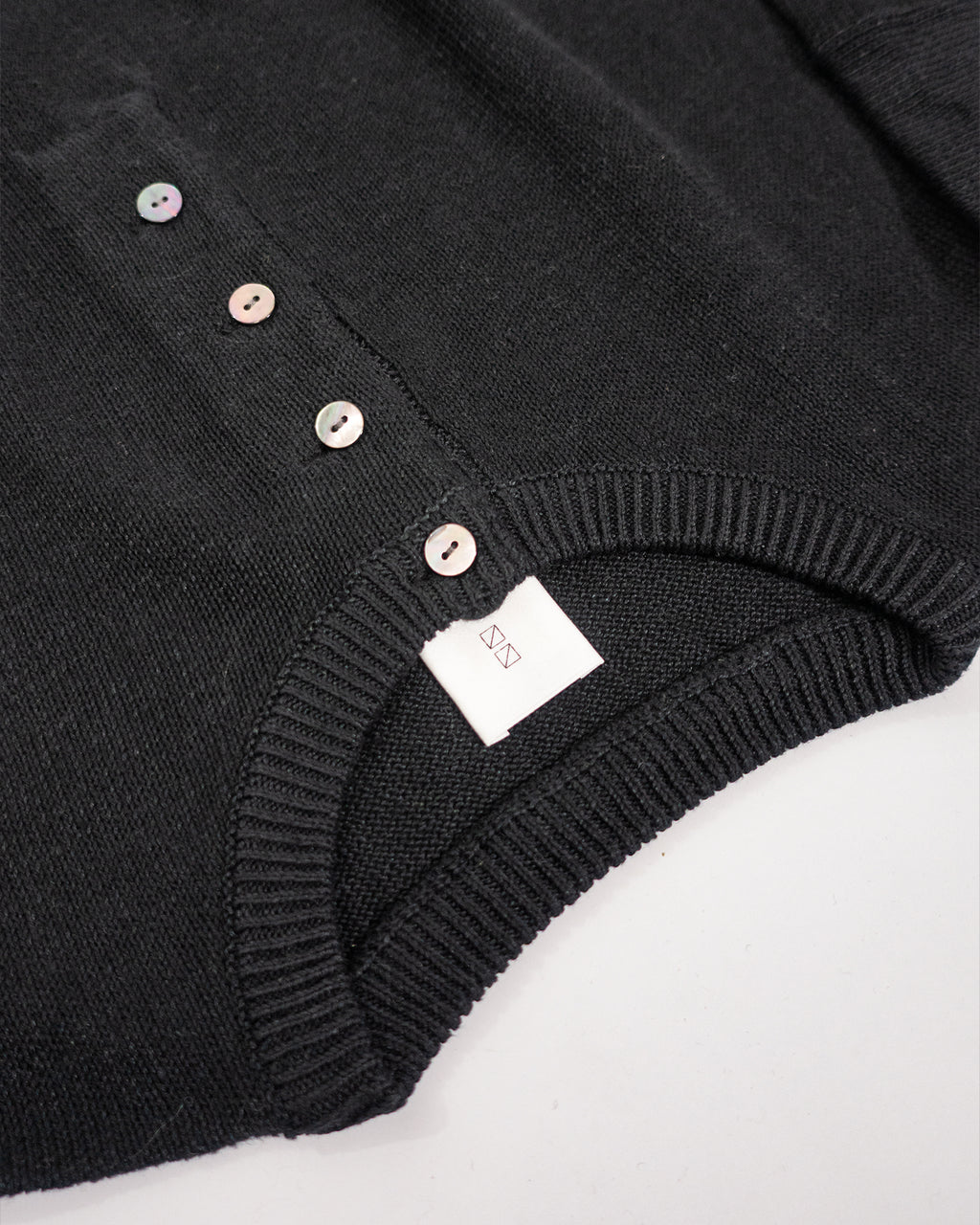 Linen Mid-Gauge Henley Neck Knit Pullover <#black>