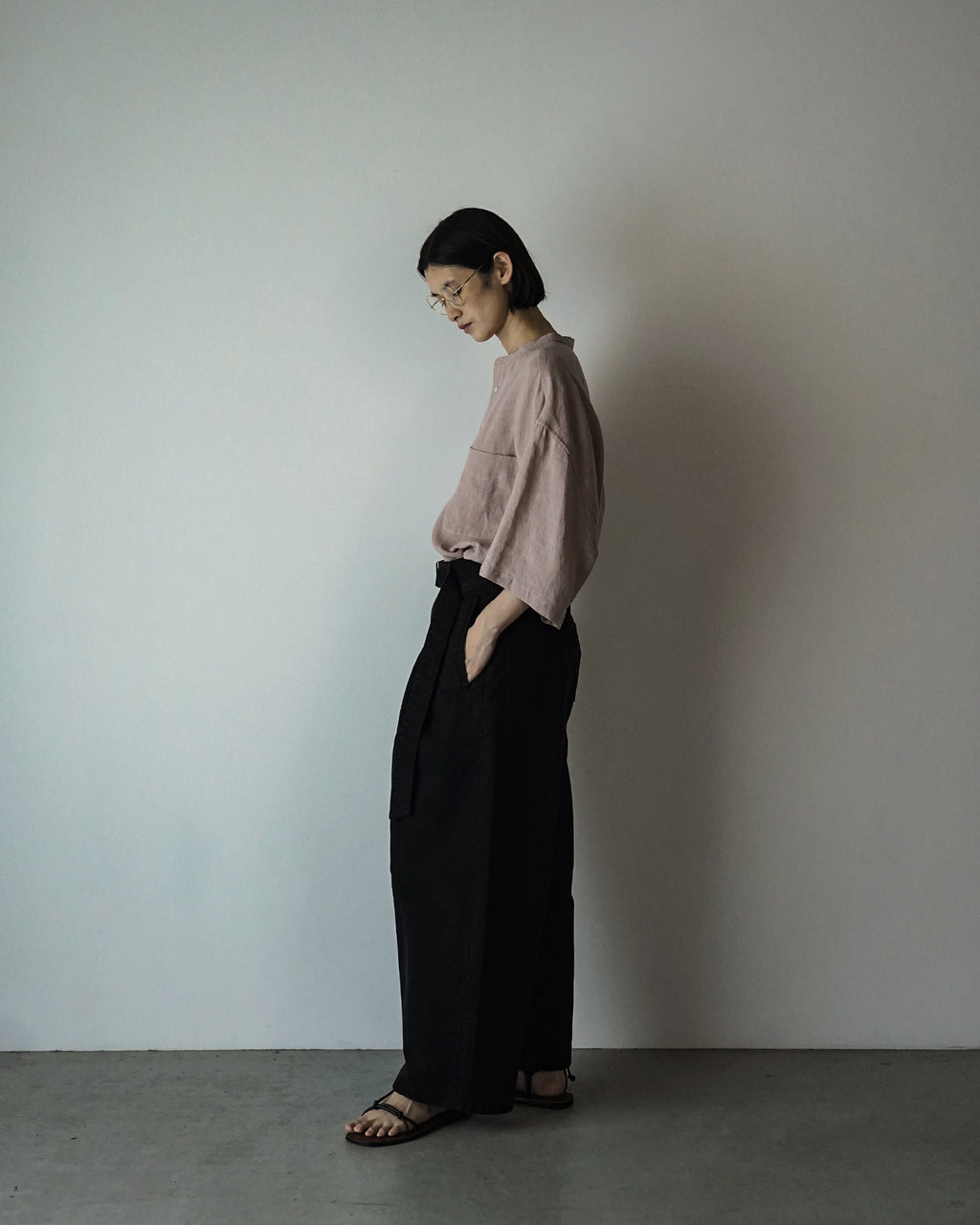 Cotton Chino Belted Wide Tapered 1Tuck Baggy Pants <#black>