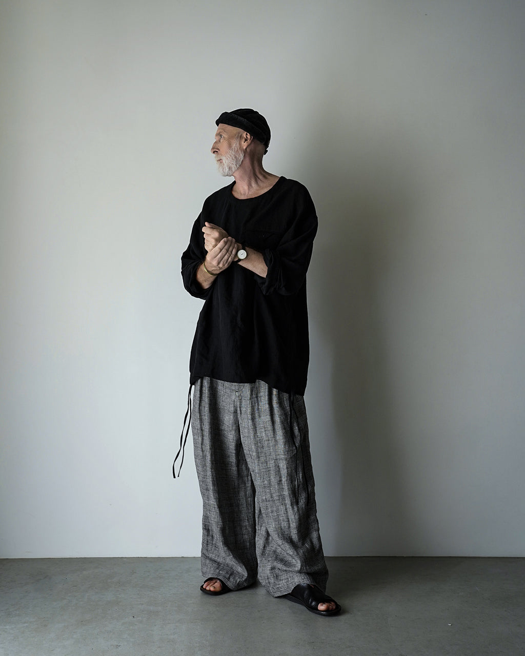 French Linen Side Shirring Long-Sleeve Pullover<#black>