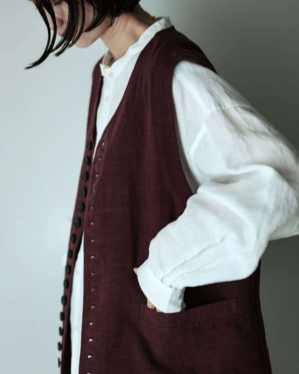French Linen Back Belt Button Design V-Neck Vest <#burgundy>