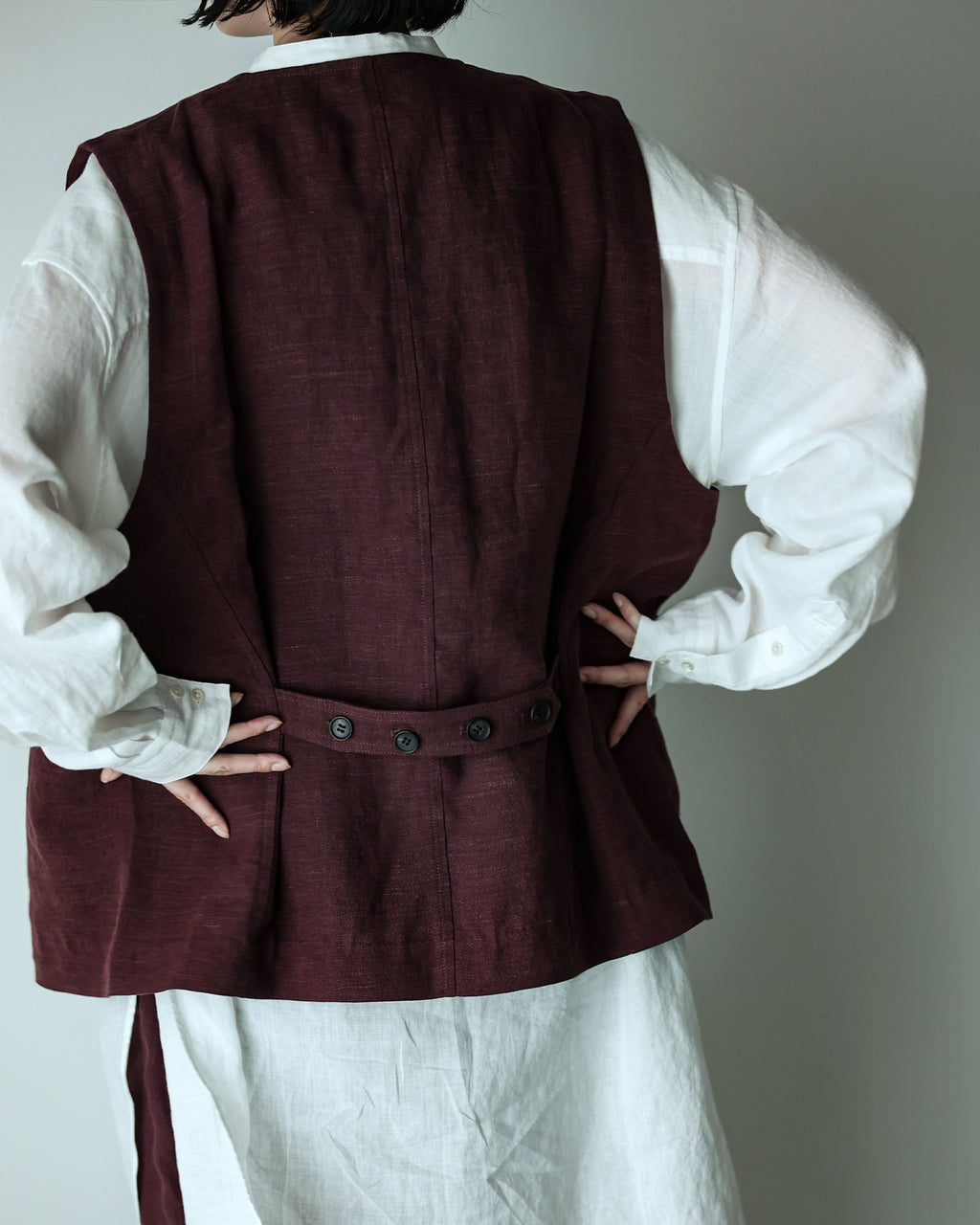 French Linen Back Belt Button Design V-Neck Vest <#burgundy>