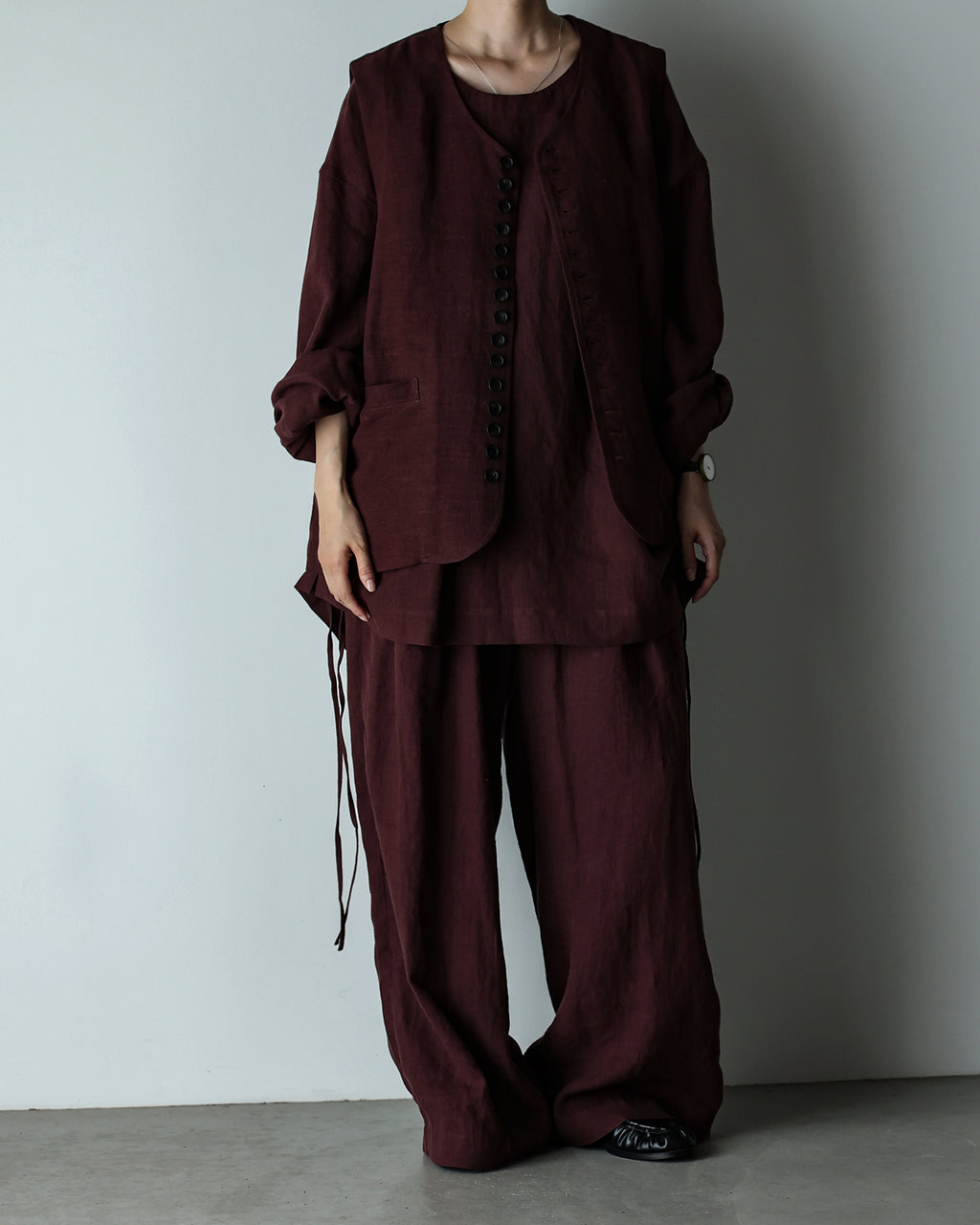 French Linen Back Belt 3Tuck Wide Straight Trousers <#burgundy>