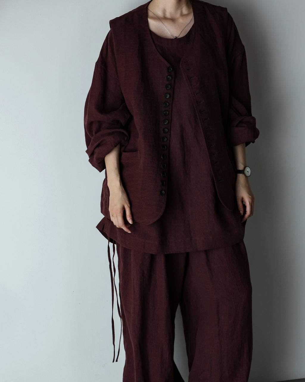 French Linen Back Belt Button Design V-Neck Vest <#burgundy>