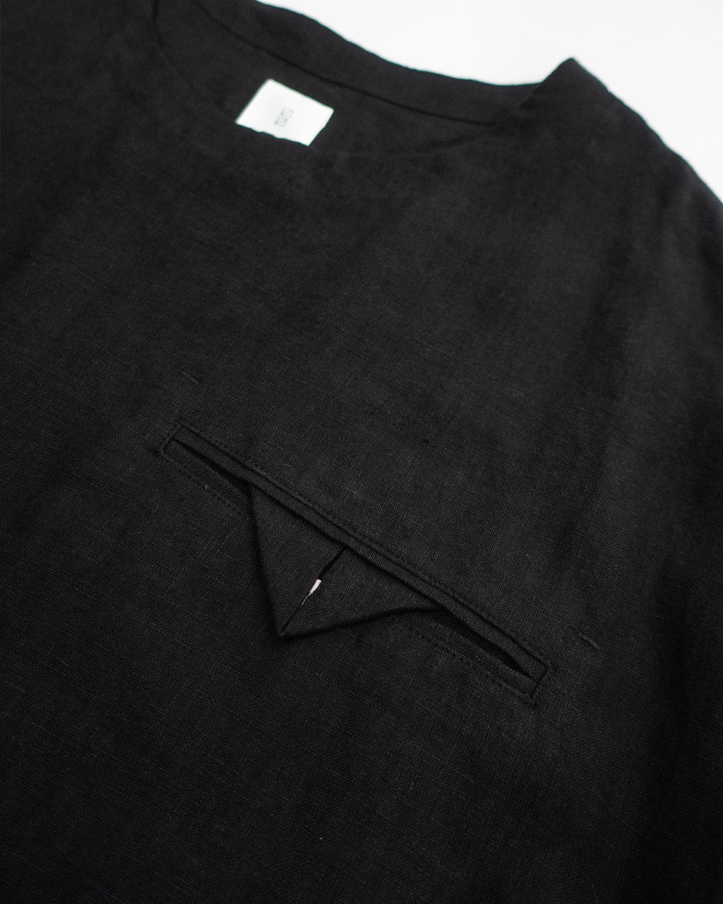 French Linen Side Shirring Long-Sleeve Pullover<#black>
