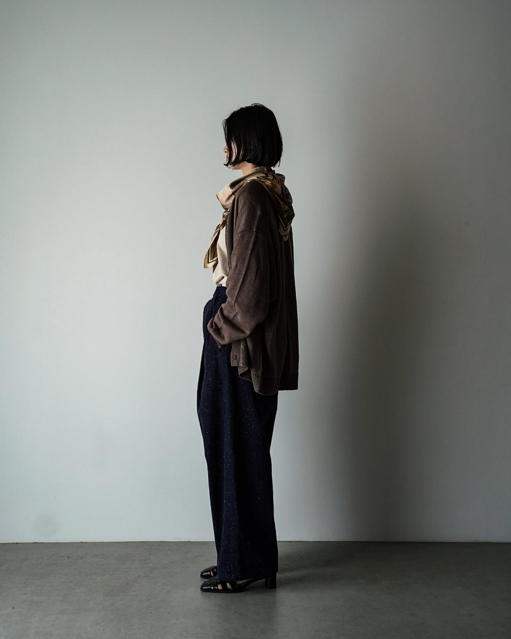 Linen Mid-Gauge V-Neck Knit Gown Cardigan <#brown>