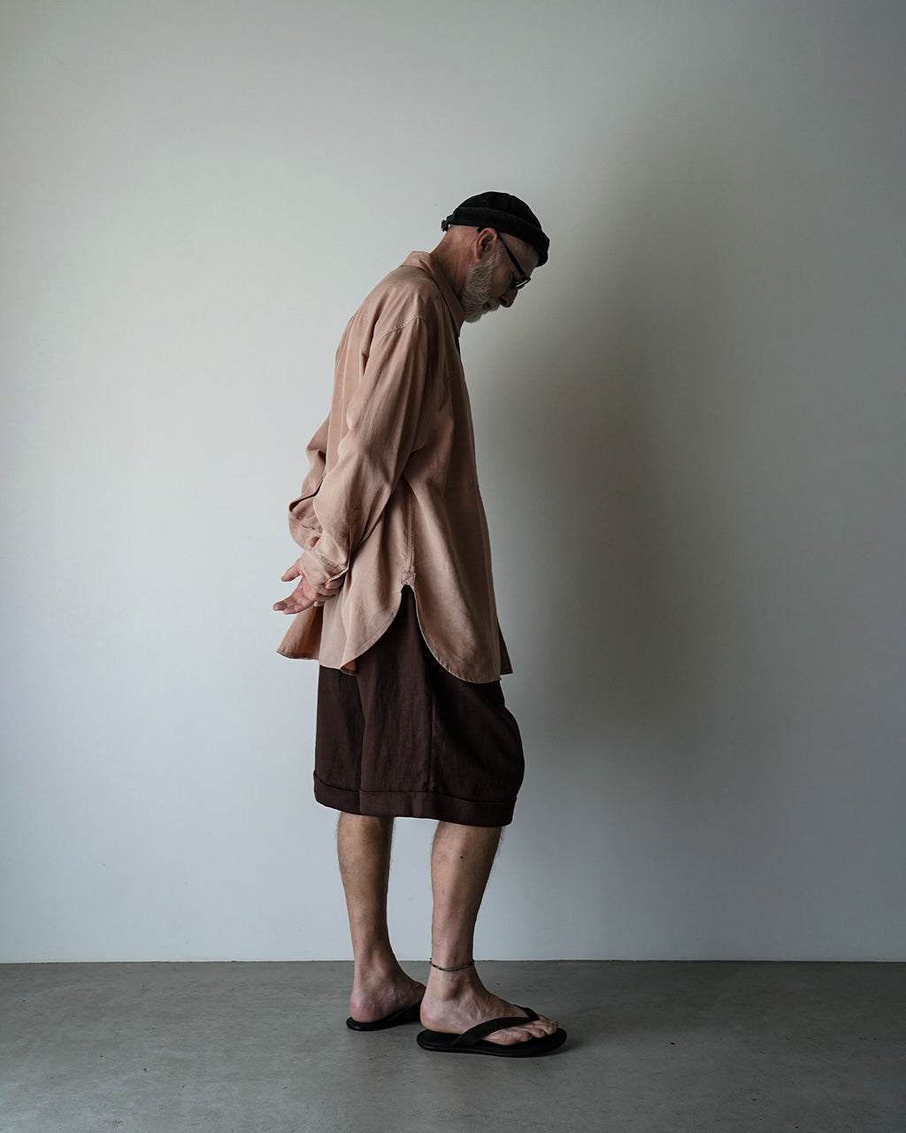 Linen Twill Coin Pocket 2Tuck Double-Hem Shorts <#browm>