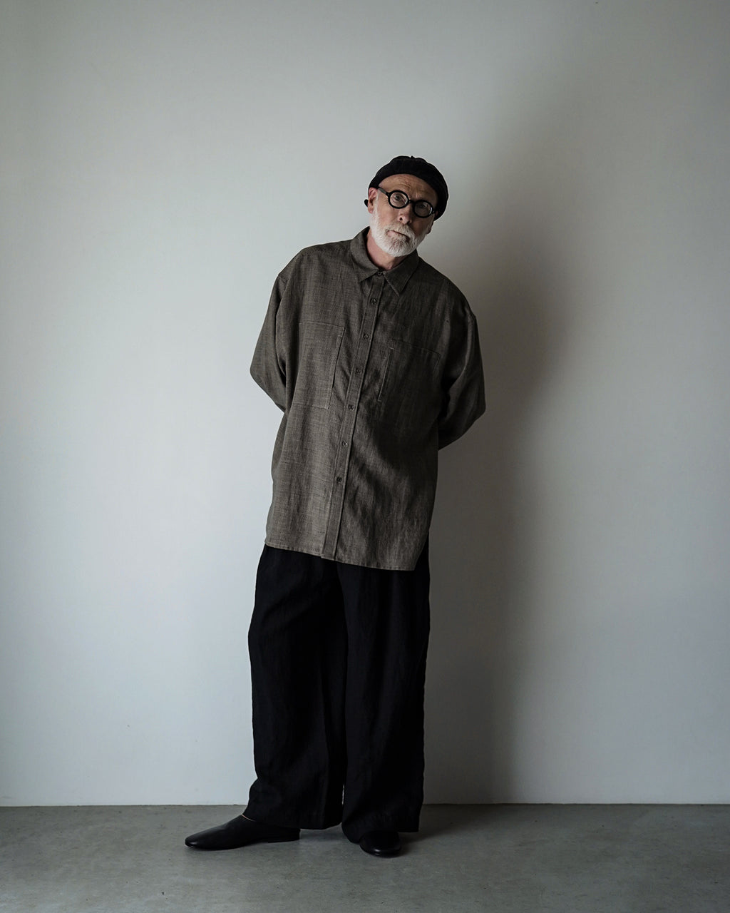 Linen-Tencel Double Pocket Regular Collar Over Shirt <#black×beige>