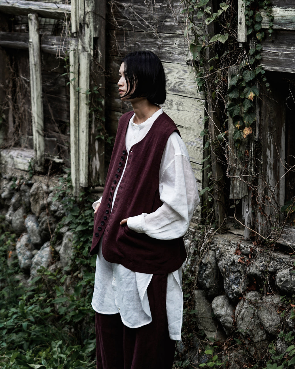 French Linen Back Belt Button Design V-Neck Vest <#burgundy>
