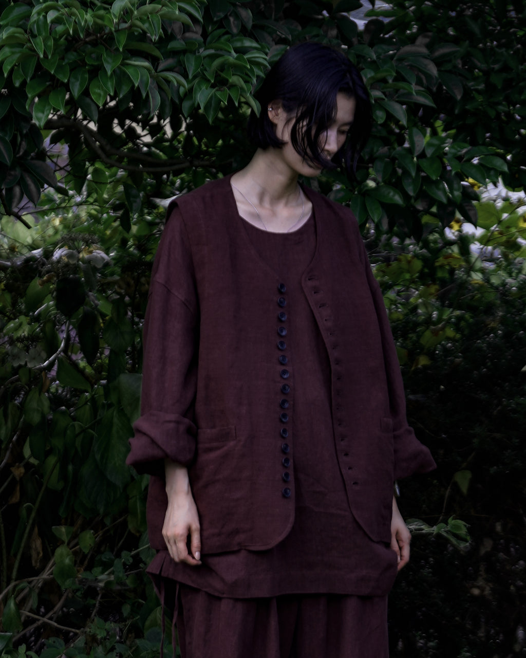 French Linen Back Belt Button Design V-Neck Vest <#burgundy>