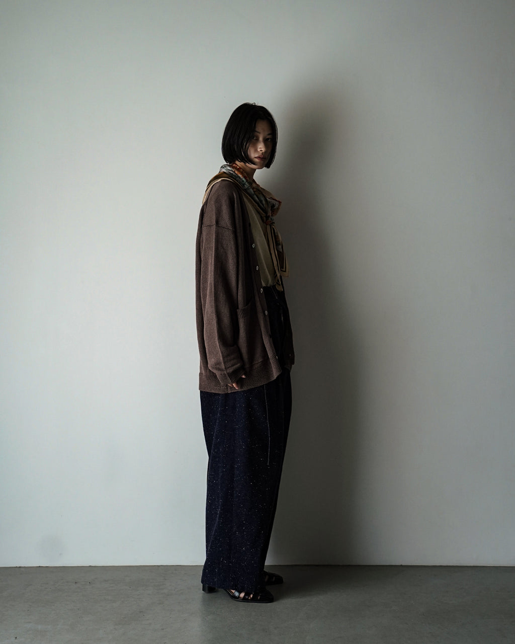 Linen Mid-Gauge V-Neck Knit Gown Cardigan <#brown>