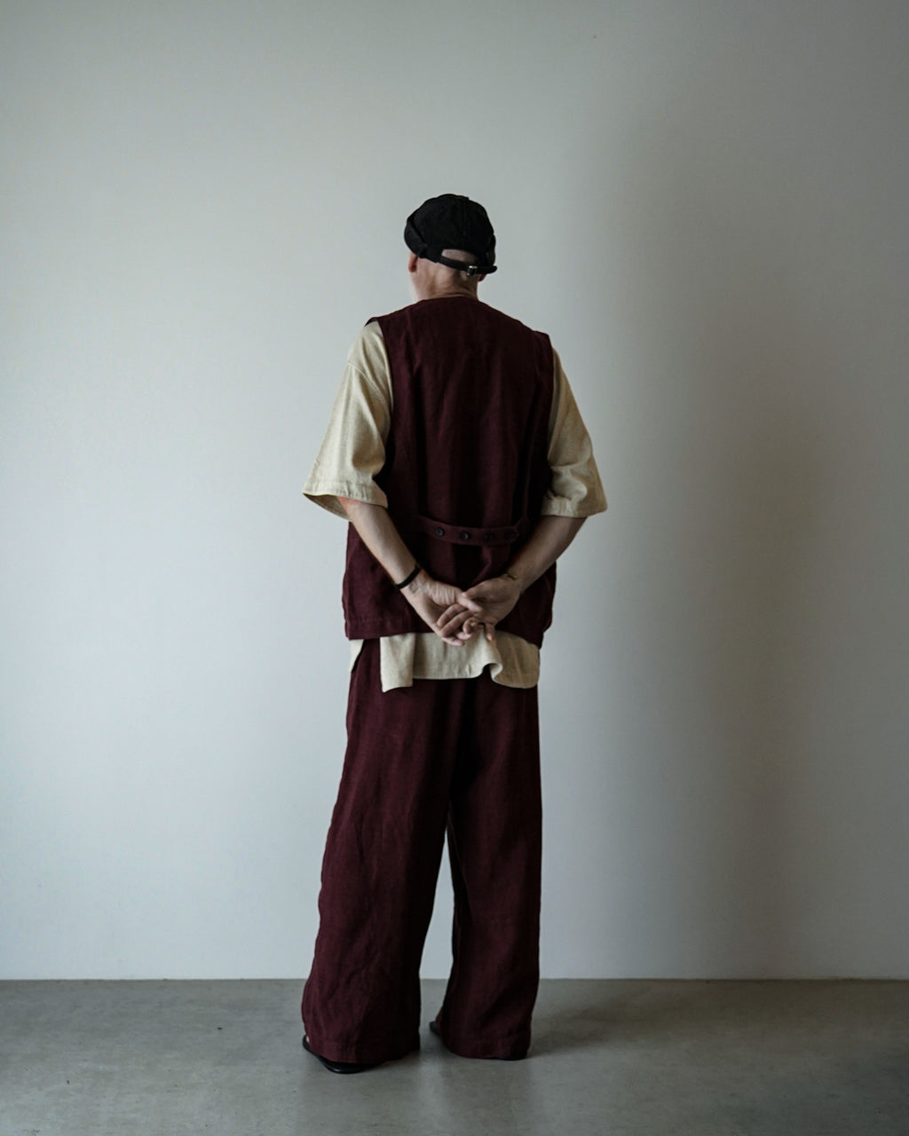 French Linen Back Belt Button Design V-Neck Vest <#burgundy>
