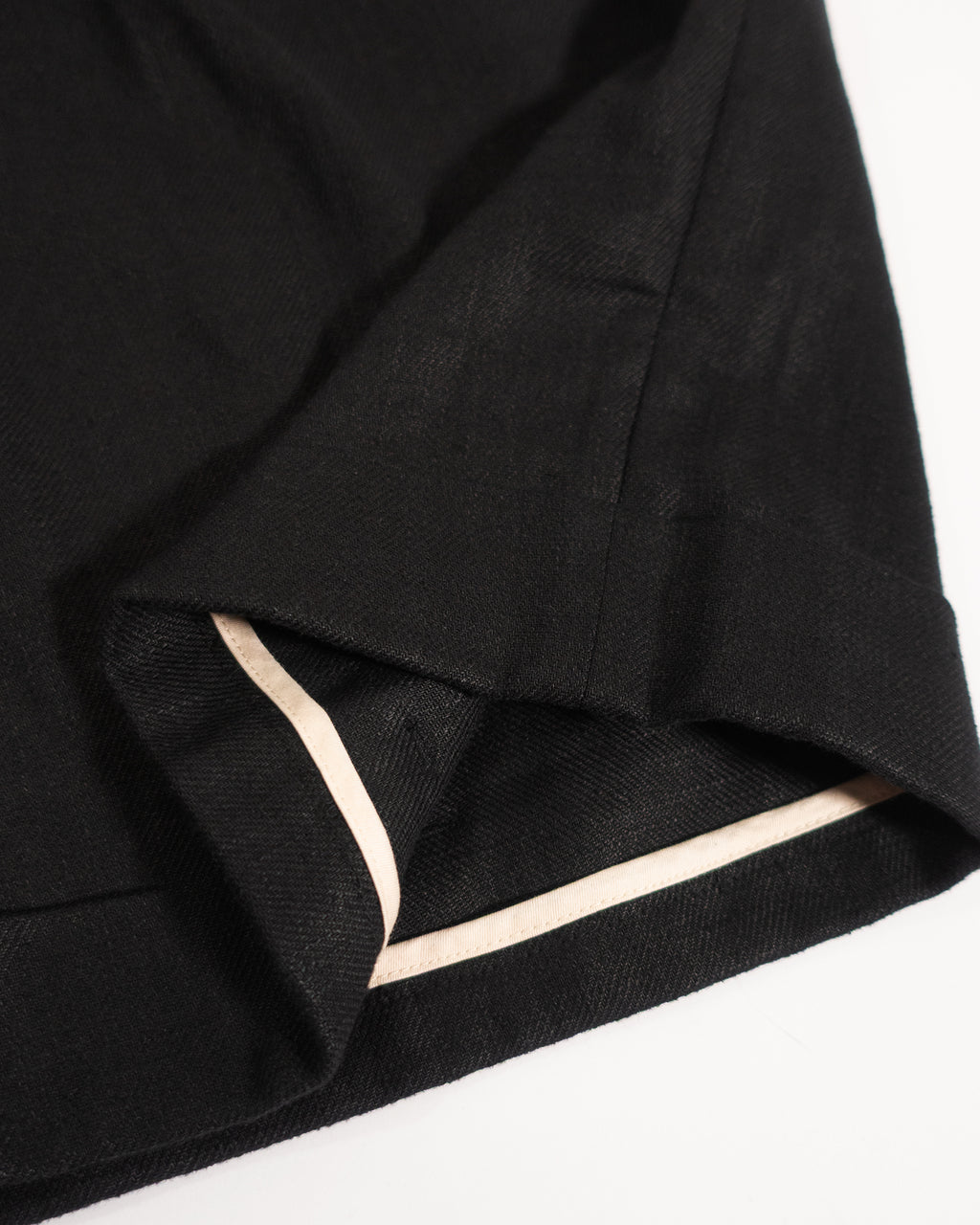 Linen Twill Coin Pocket 2Tuck Double-Hem Shorts <#black>