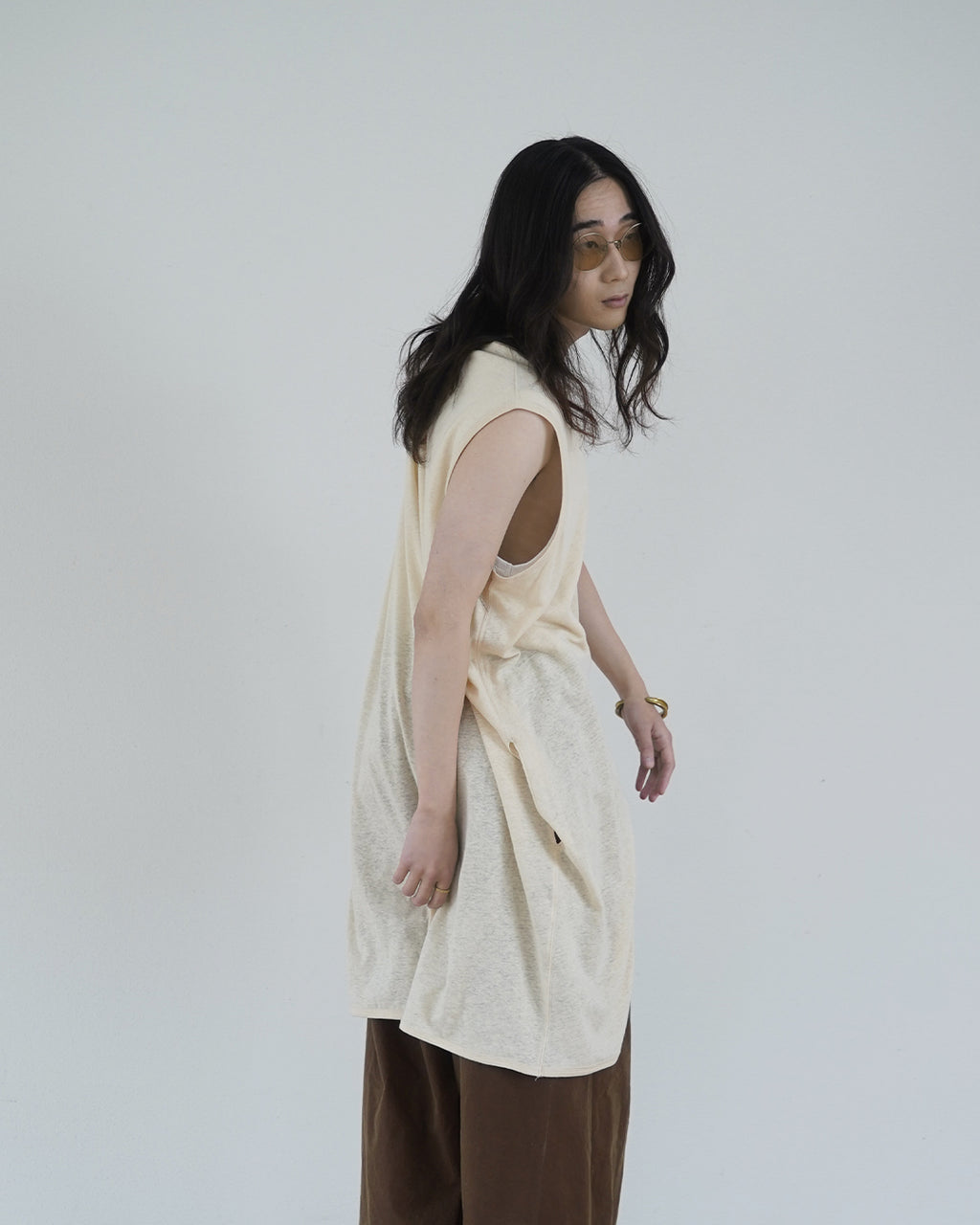 Linen Jersey Inner Layered Front Slit Tank Top <#ivory>