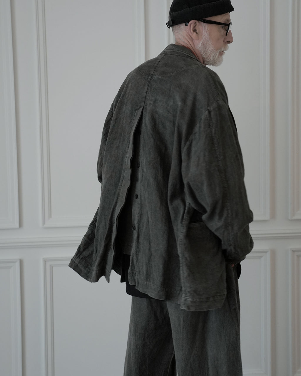 Back-Open Peak Lapel Double-Breasted Over Jacket.