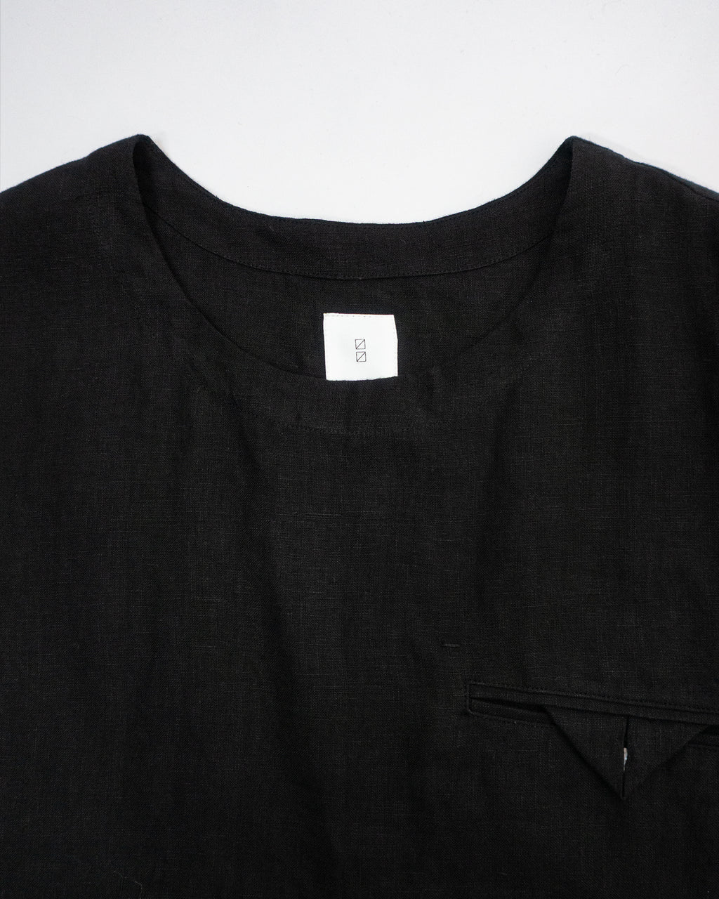 French Linen Side Shirring Long-Sleeve Pullover<#black>