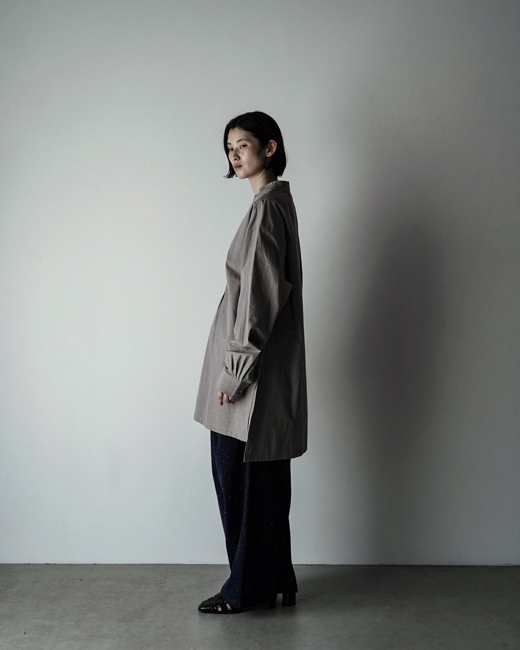 Organic Cotton Band Collar Side Slit Grandpa Shirt <#gray>
