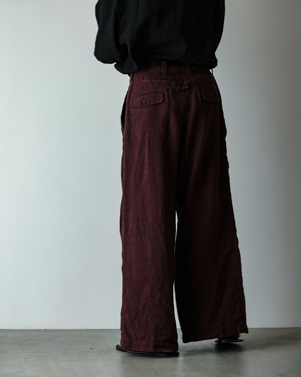 French Linen Back Belt 3Tuck Wide Straight Trousers <#burgundy>