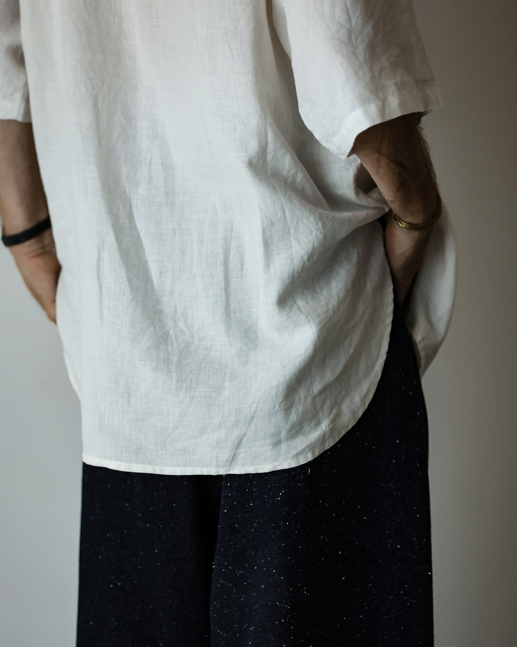 Wash Linen Band Collar Henley Neck Like Half Sleeve Atelier Shirt <#off white>