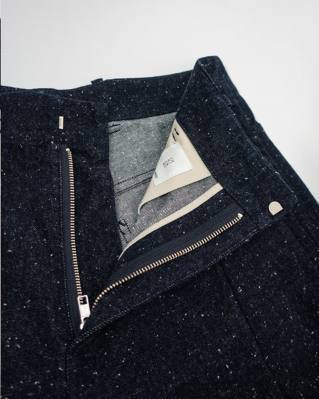 Nep Denim Belted Wide Tapered 1Tuck Baggy Pants <#indigo>