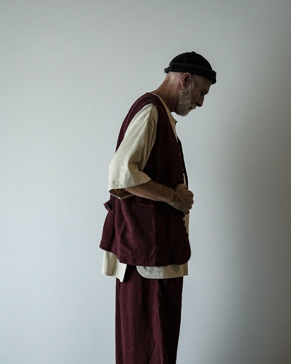 French Linen Back Belt Button Design V-Neck Vest <#burgundy>
